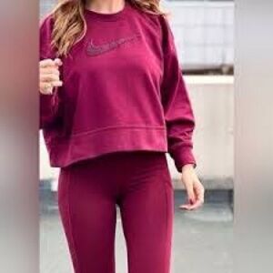 Oversized Nike crop‎ sweatshirt